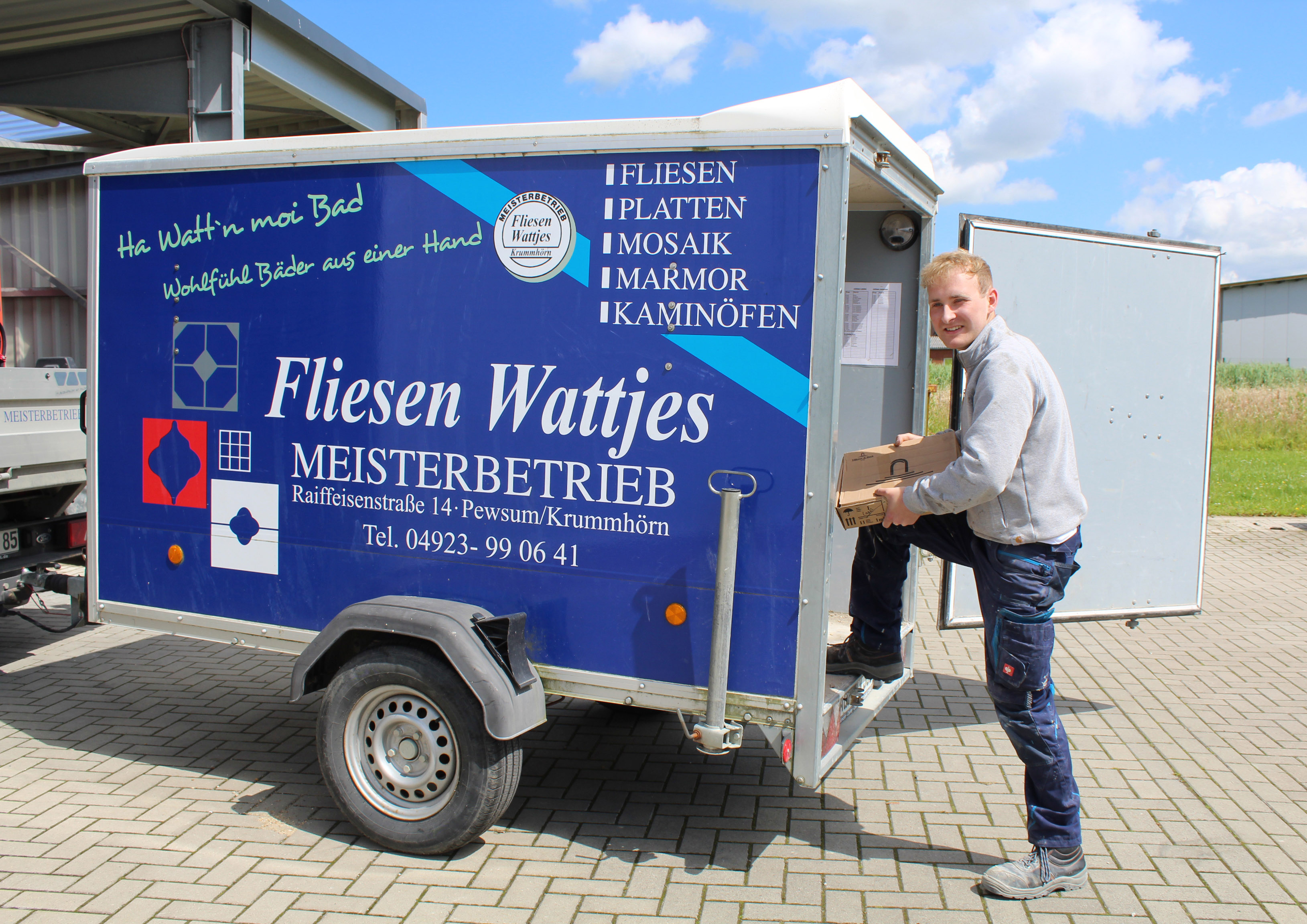 Fliesenleger-Azubi Jonas Kamping aus Pewsum ist Lehrling des Monats Juni der Handwerkskammer für Ostfriesland.