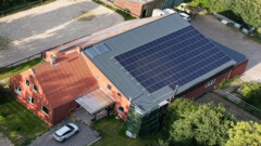 Eine Luftaufnahme des sanierten Betriebssitzes von der Tebbens Haustechnik GmbH in Emden. 