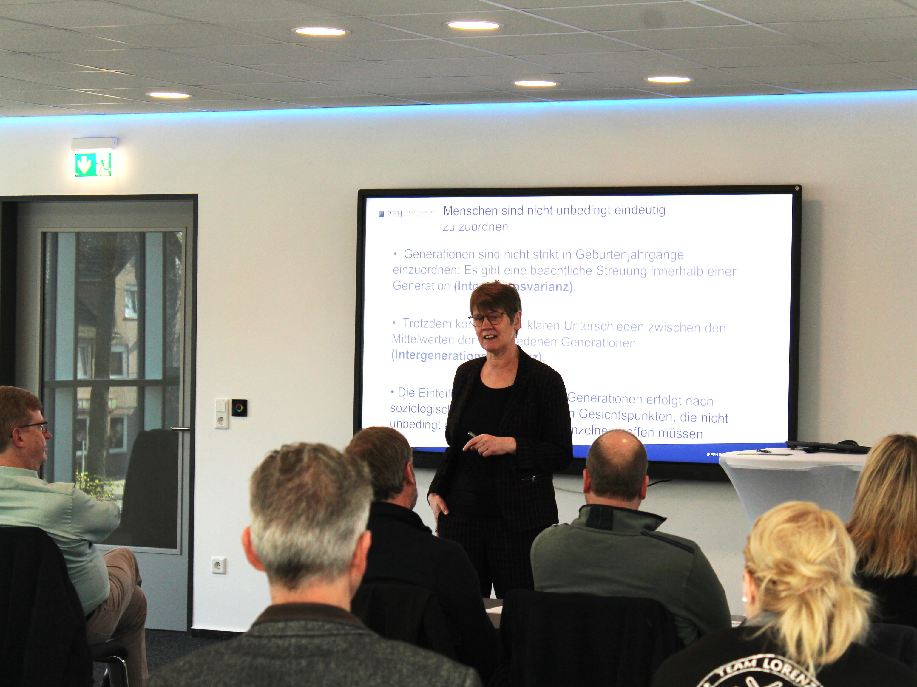 Prof. Dr. Antje-Britta Mörstedt brachte den Lehrerinnen und Lehrern während ihres Vortrages die sogenannte „Generation Z“ näher.