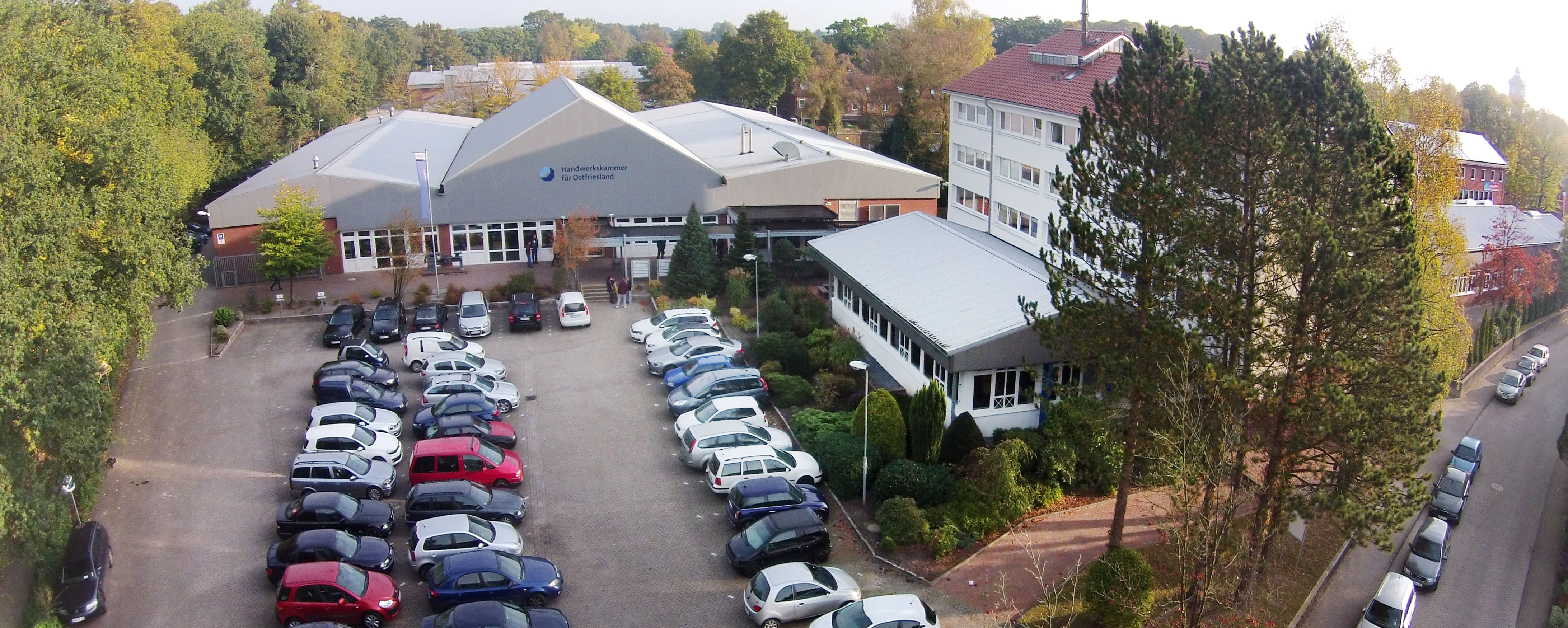 Der Parkplatz des Berufsbildungszentrums