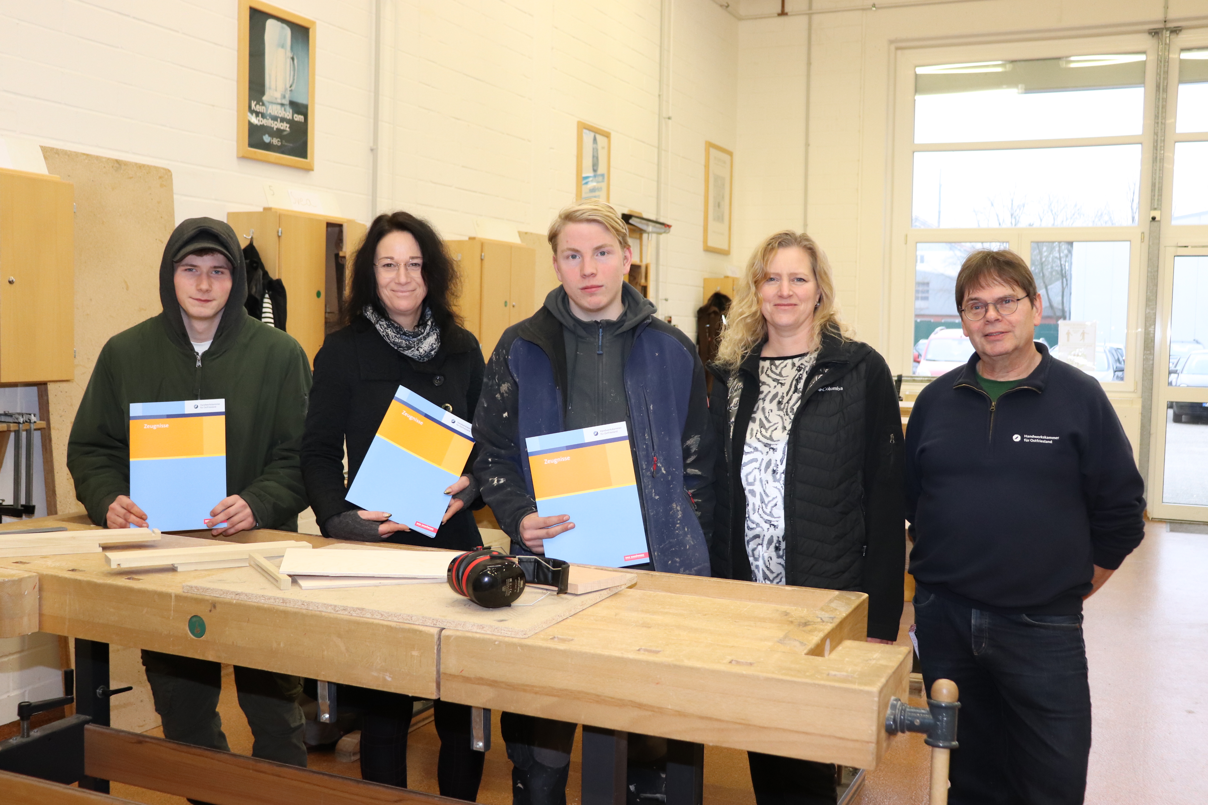 Malon Brüning (v.l.), Petra Diersmann, Patrick Preuss und Lehrwerksmeister Uwe Herzich.