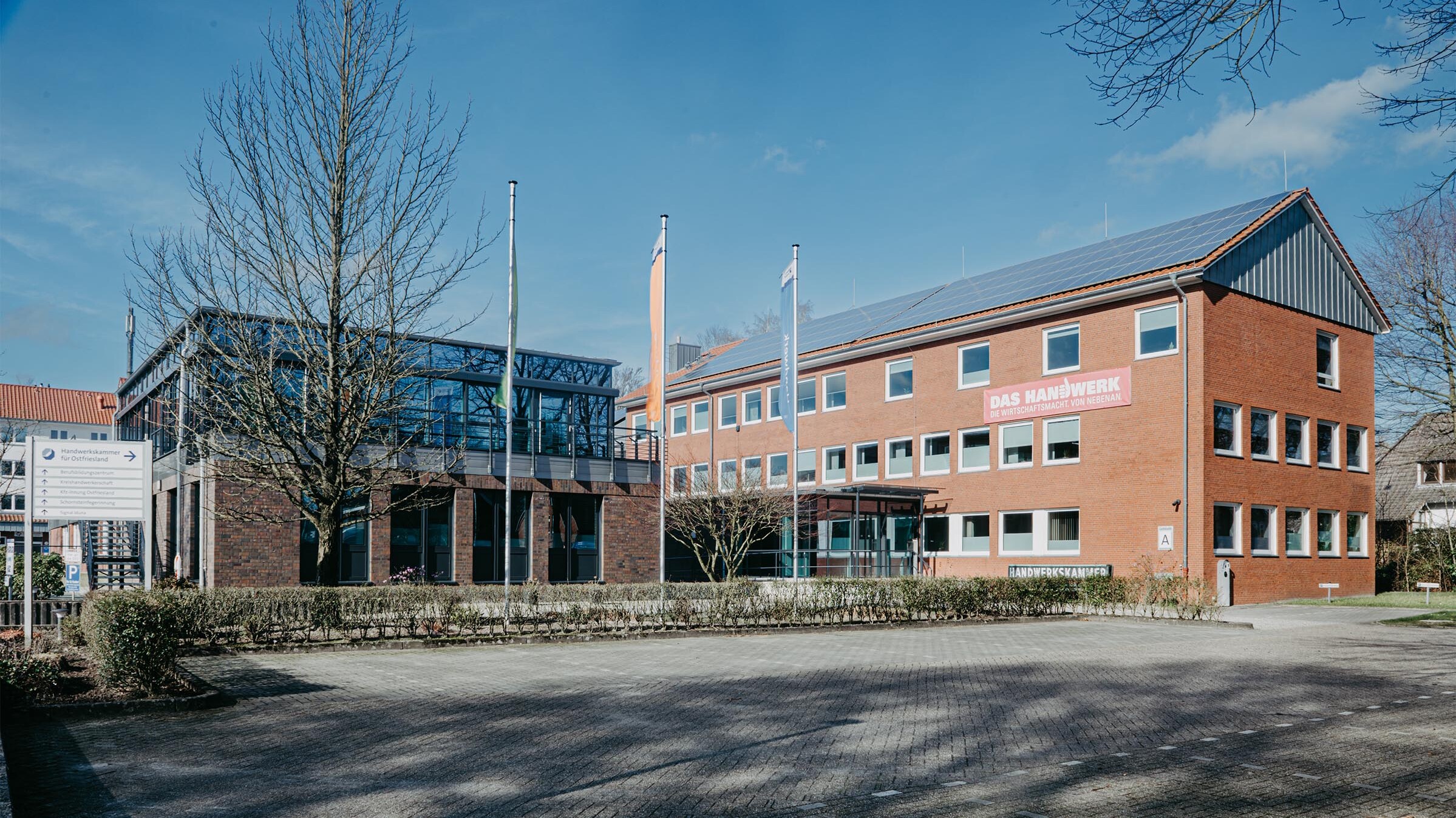 Das Gebäude der Handwerkskammer für Ostfriesland wurde übder die Jahre umfangreich saniert und modernisiert.