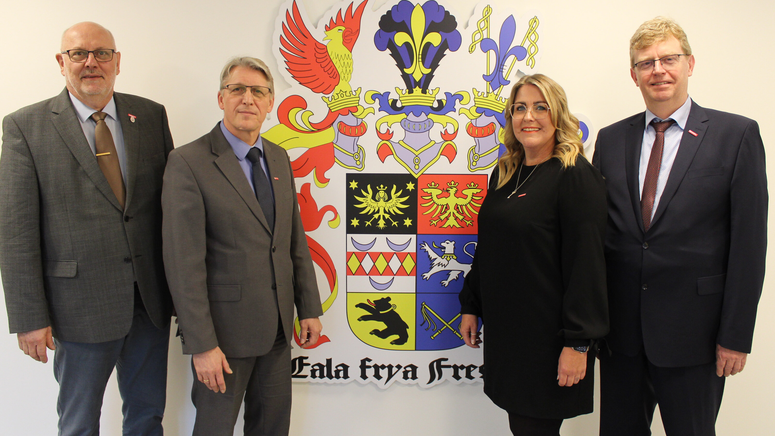 Präsident Albert Lienemann, Arbeitgeber-Vizepräsidentin Imke Hennig, Hauptgeschäftsführer Jörg Frerichs und Arbeitnehmer-Vizepräsident Jörg Klein.