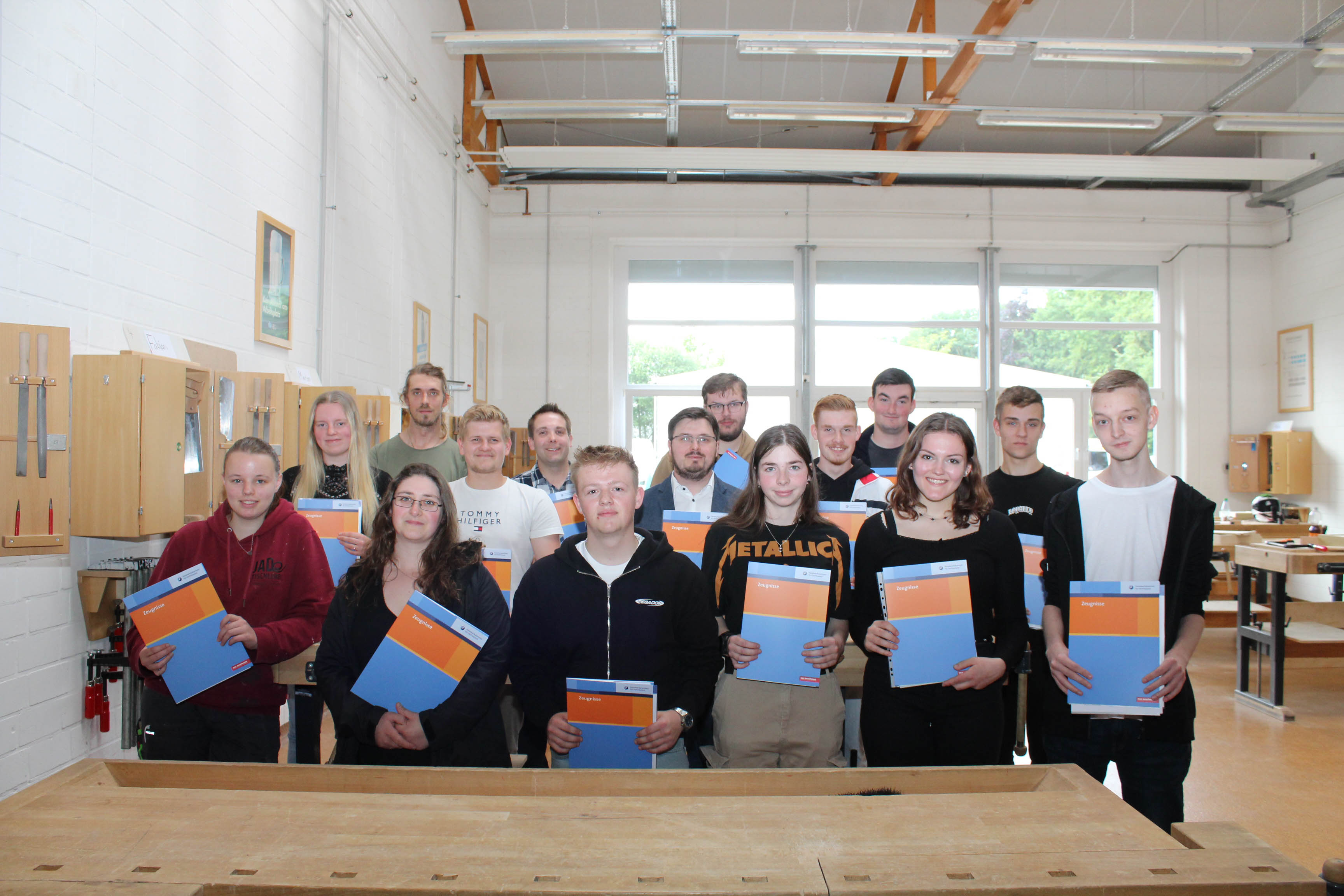 Die neuen Gesellinnen und Gesellen im Berufsbildungszentrum der Handwerkskammer.