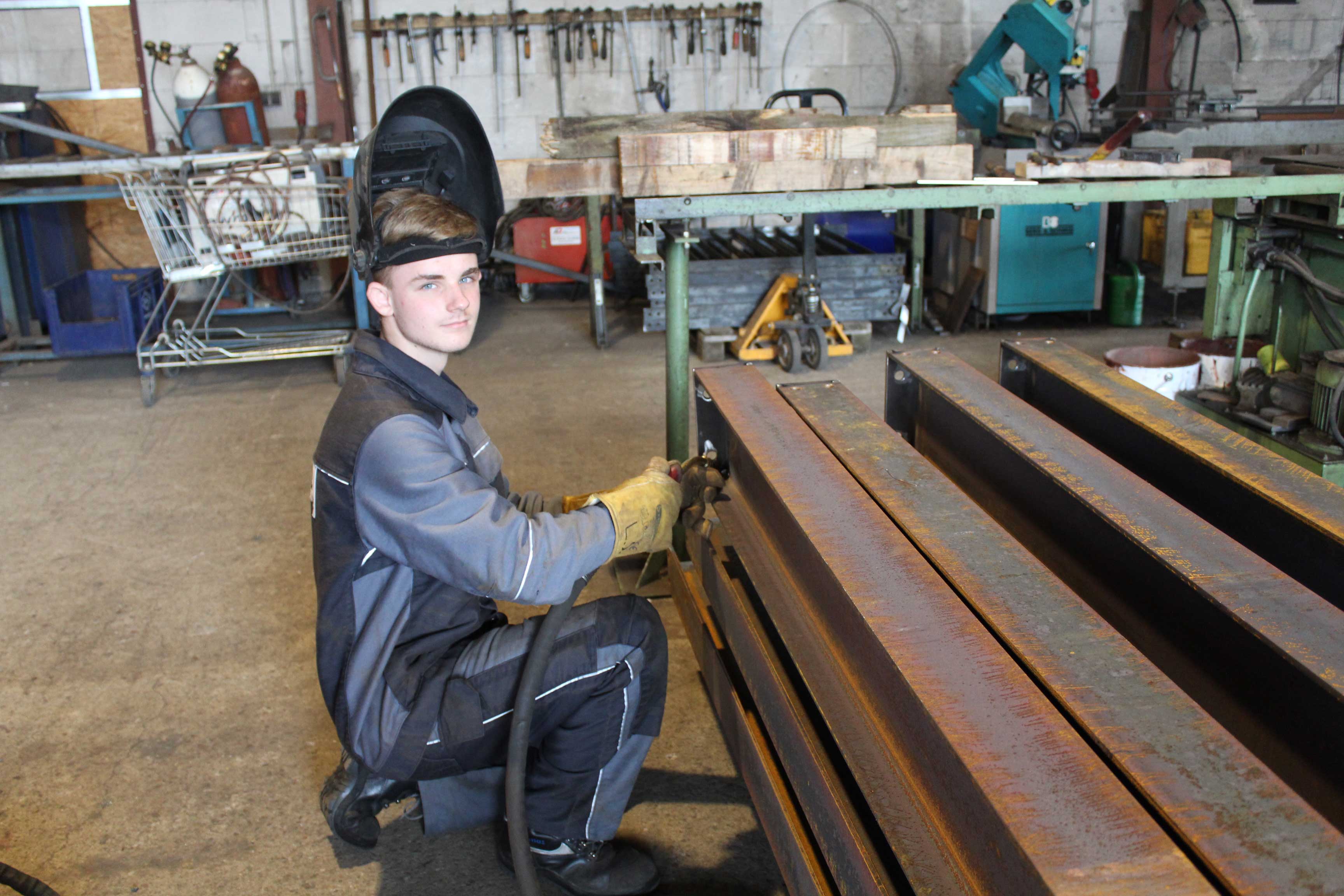 Der angehende Metallbauer Lukas Schwede aus Rhauderfehn.